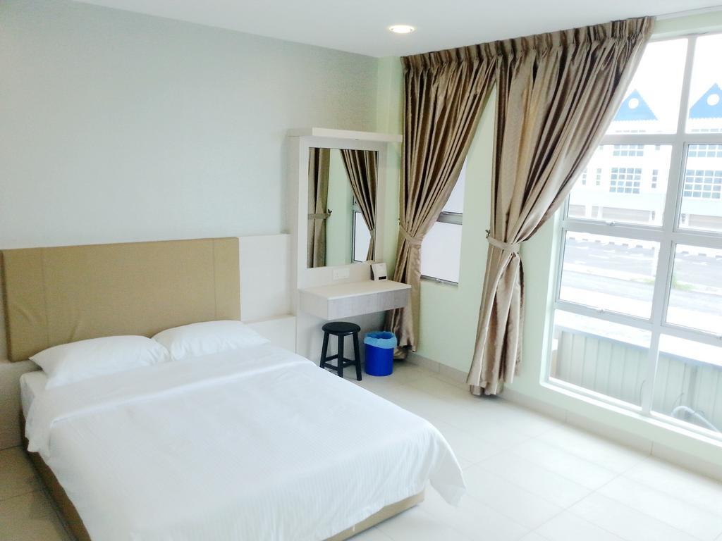Rg Grand Hotel Batu Pahat Extérieur photo