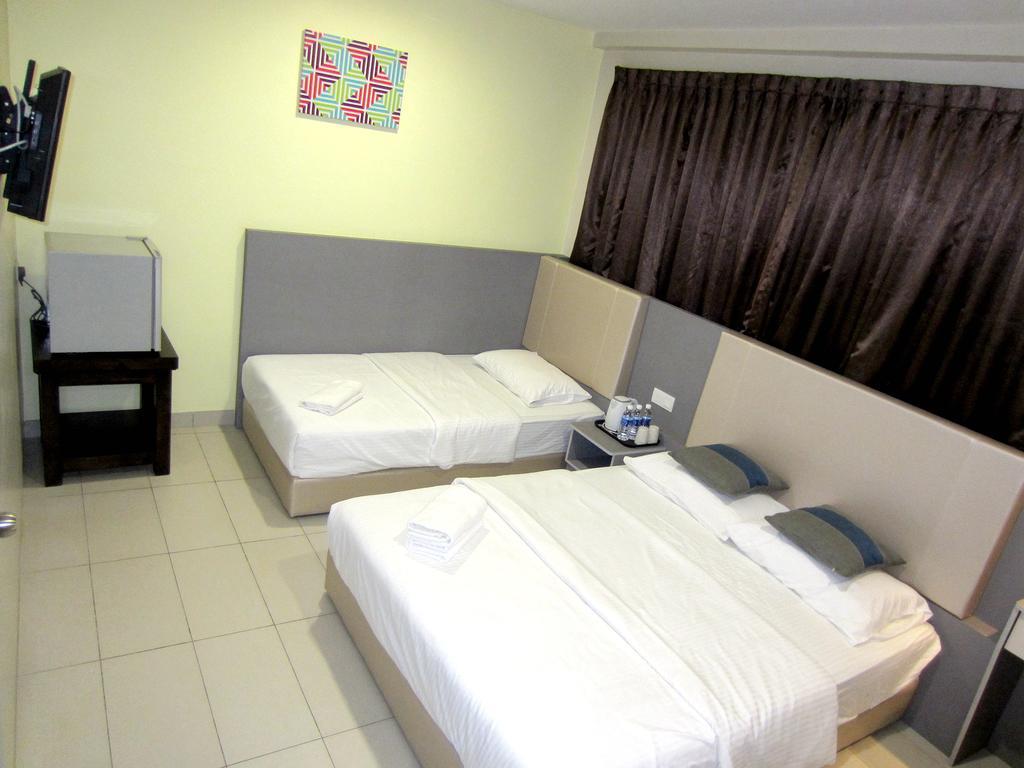 Rg Grand Hotel Batu Pahat Extérieur photo