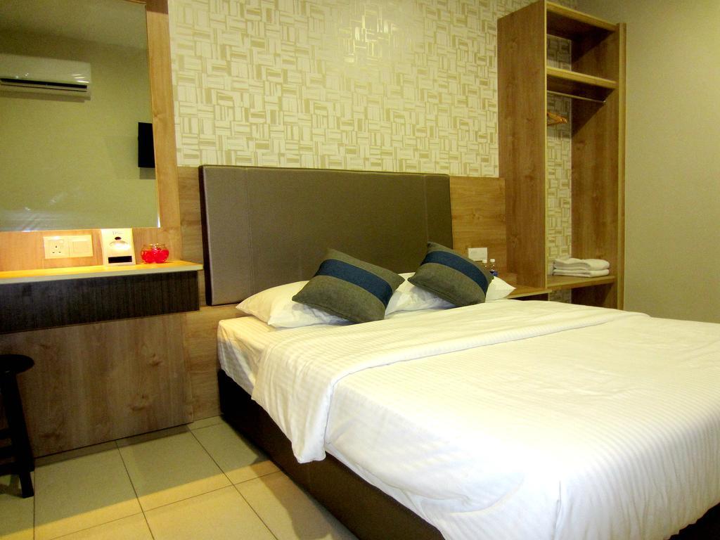 Rg Grand Hotel Batu Pahat Extérieur photo